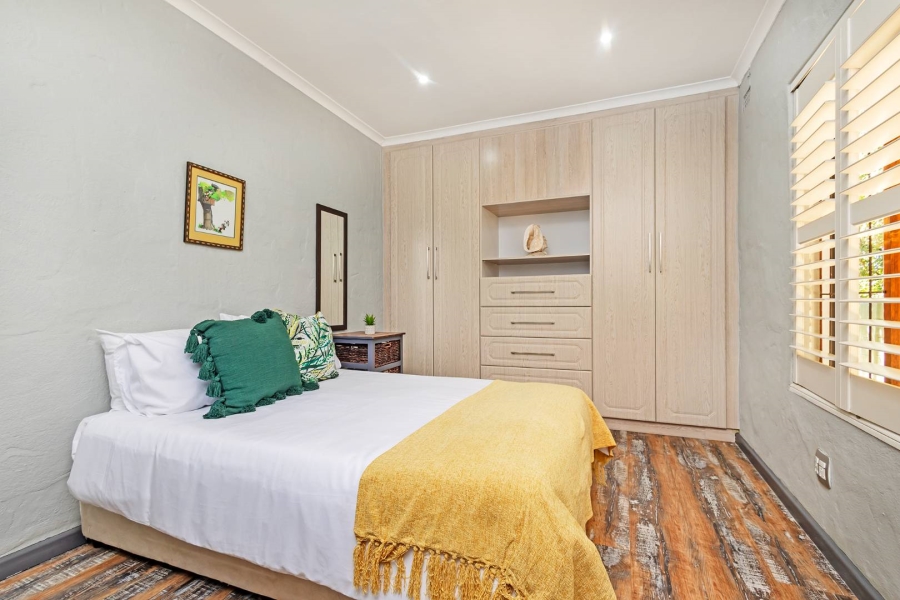 5 Bedroom Property for Sale in Kenridge Western Cape
